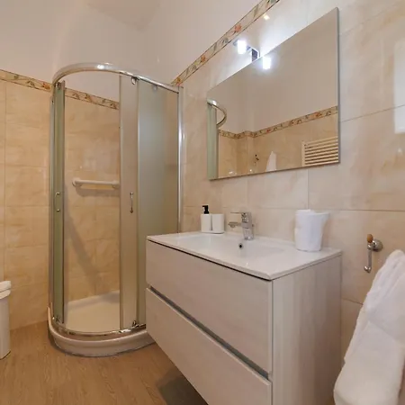 Atticoderossi A 500mt Da Stazione&centrostorico Апартаменты *