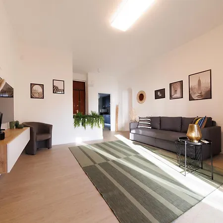 Atticoderossi A 500mt Da Stazione&centrostorico Апартаменты *