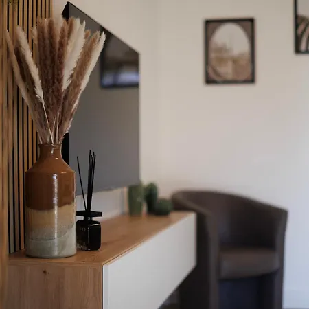 Atticoderossi A 500mt Da Stazione&centrostorico Bari