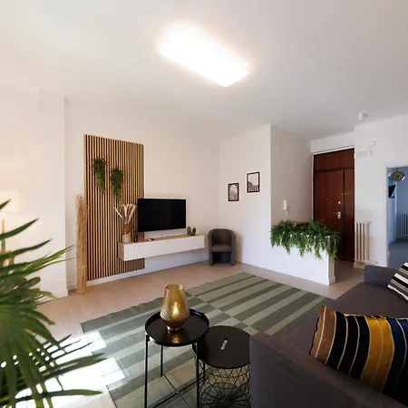 Atticoderossi A 500mt Da Stazione&centrostorico Bari